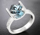 Кольцо с чистейшим синим London топазом авторской огранки 2,86 карата и лейкосапфирами