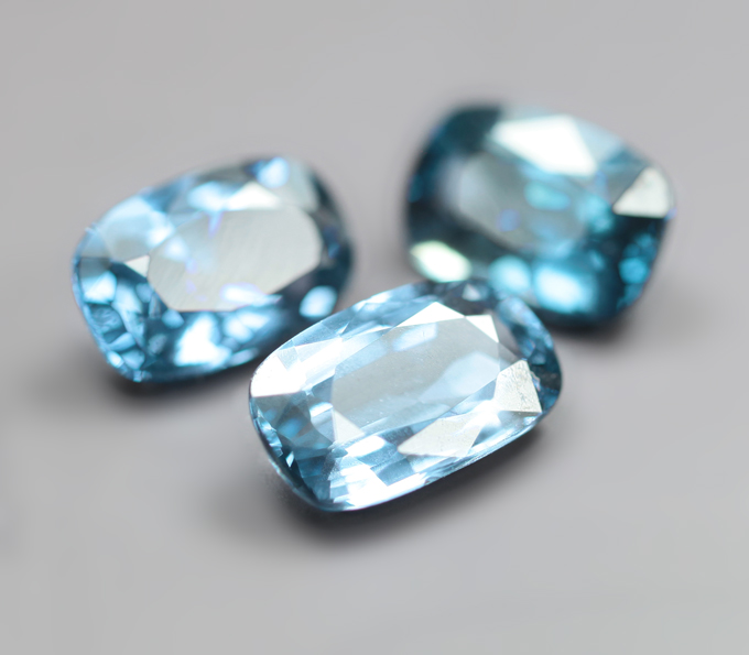 Редкий набор из 3 синих шпинелей 1,68 карата