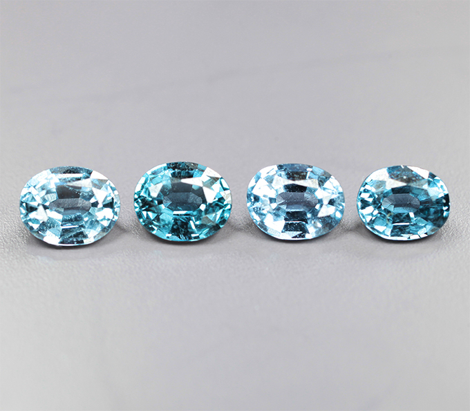 Редкий набор из 4 синих шпинелей 0,92 карата