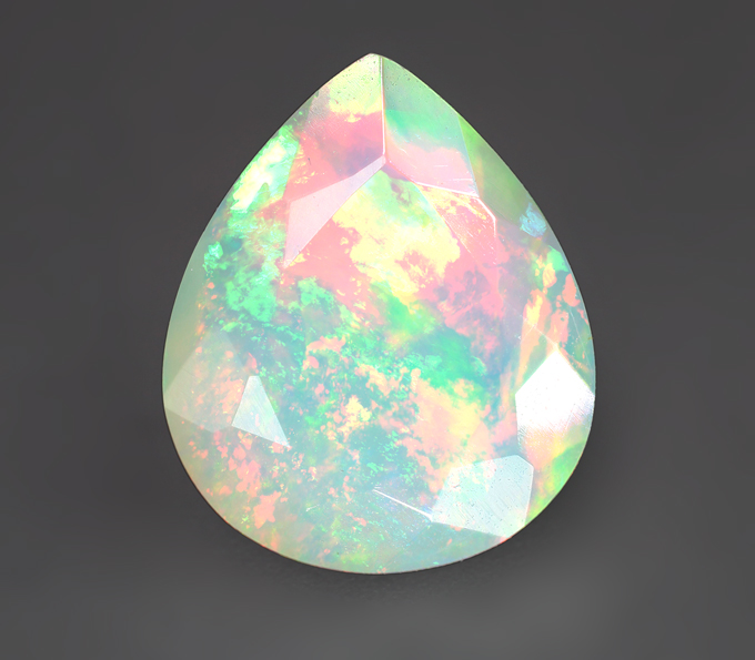 Ограненный эфиопский опал 1,89 карата