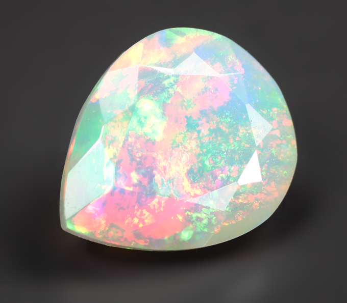 Ограненный эфиопский опал 1,89 карата