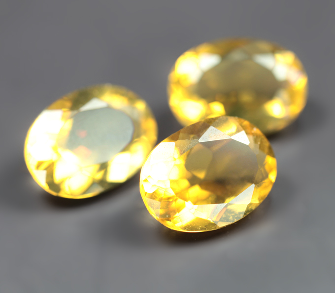Набор из 3 ограненных "солнечных" опалов 2,43 карата
