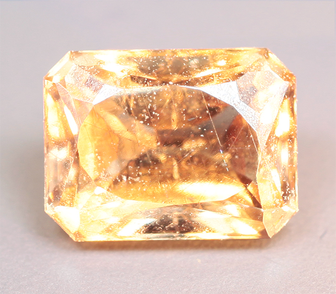 Гранат со сменой цвета 0,56 карата