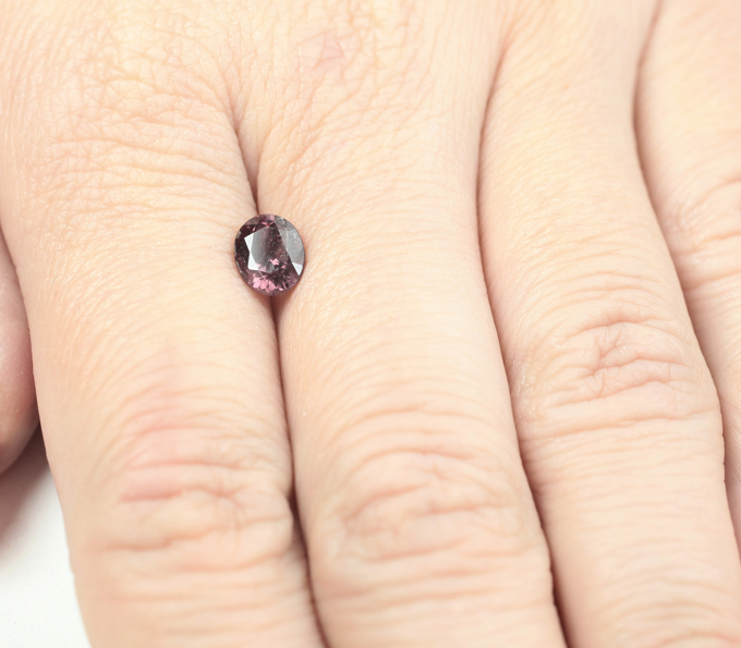 Гранат со сменой цвета 1,51 карата