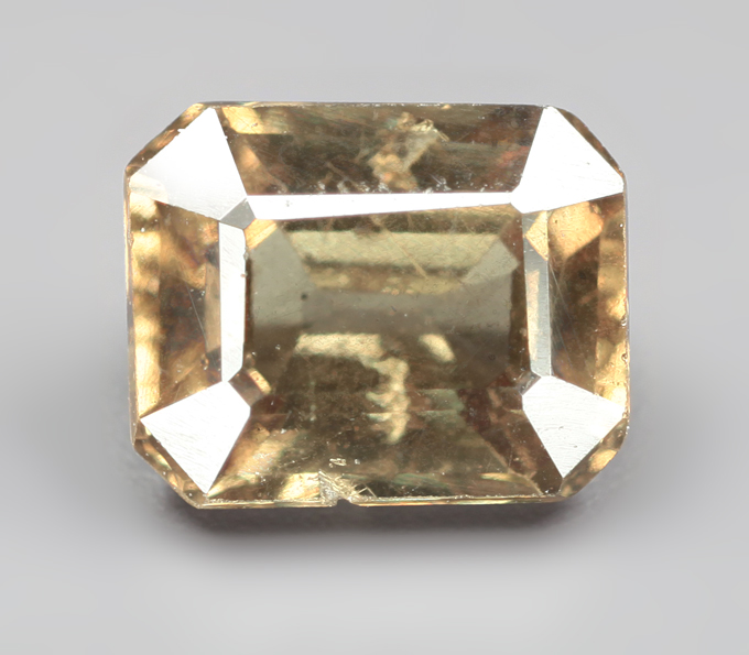 Гранат со сменой цвета 0,89 карата