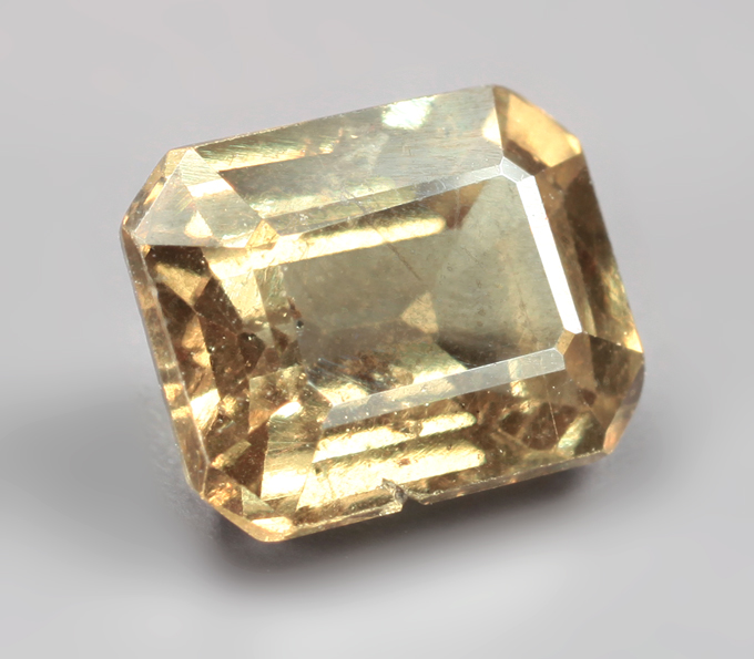 Гранат со сменой цвета 0,89 карата