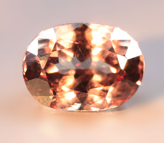 Гранат со сменой цвета 0,89 карата