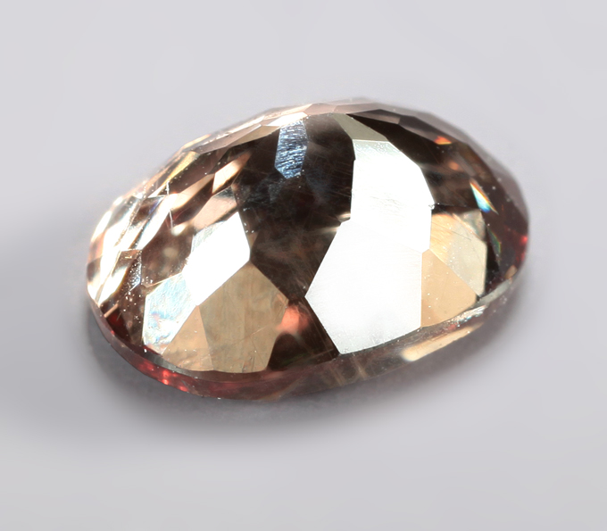 Гранат со сменой цвета 0,89 карата