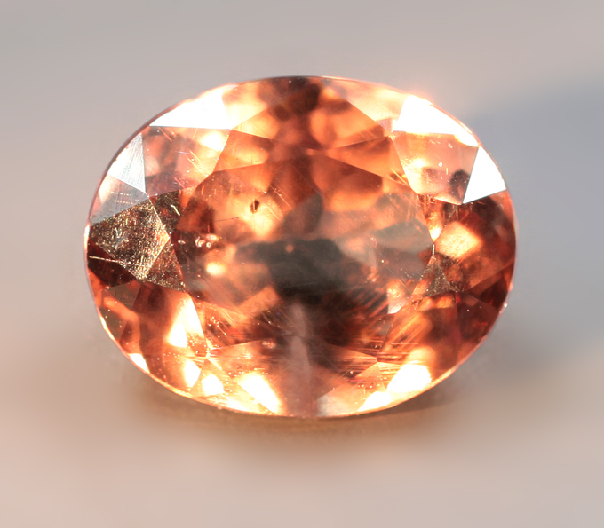 Гранат со сменой цвета 0,86 карата