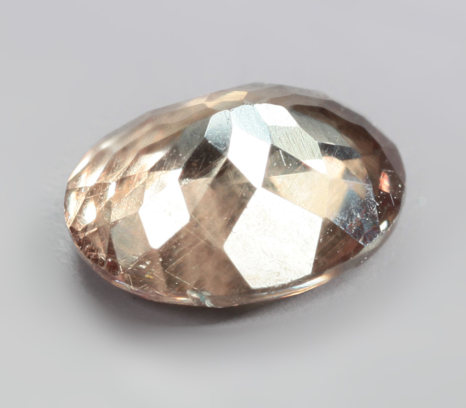 Гранат со сменой цвета 0,86 карата