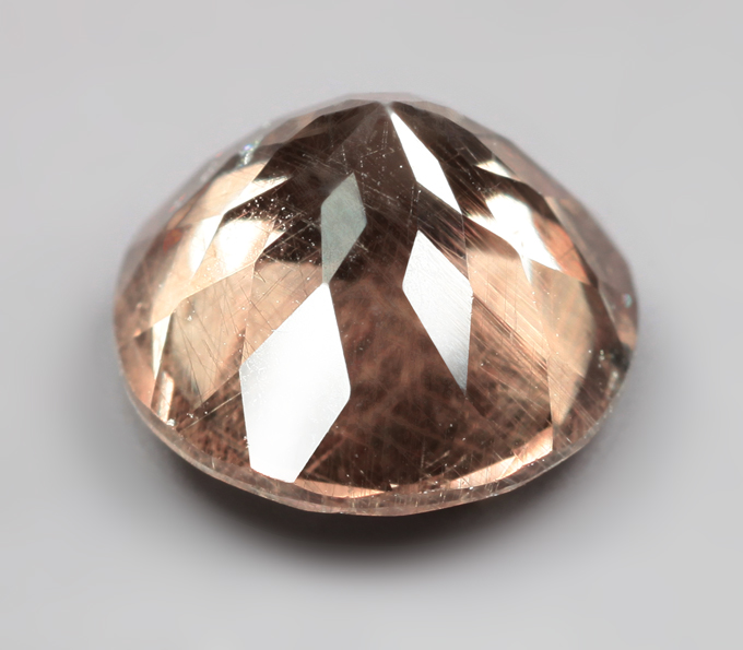 Гранат со сменой цвета 1,77 карата