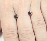 Редкая пара гранатов со сменой цвета 2,04 карата