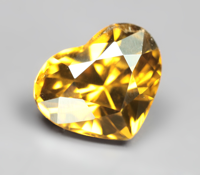 Редкая огранка! Желтый циркон высокой чистоты 2,38 карата