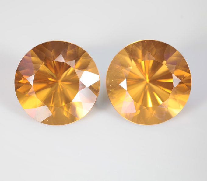 Подвесы для серег с чистейшими цитринами топовых цветовых характеристик 22,06 карата и сапфирами