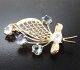 Брошь с цоизитами 2,19 карата и фенакитами 1,58 карата