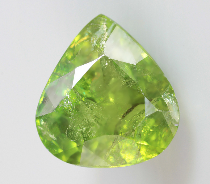 Кулон с цаворитом 2,25 карата