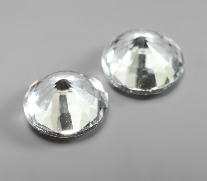 Редкая пара данбуритов высокой чистоты 2,35 карата