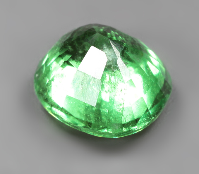 Ярко-неоновый цаворит 1,27 карата