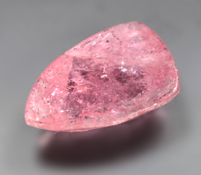 Розовый турмалин авторской огранки 8,9 карата