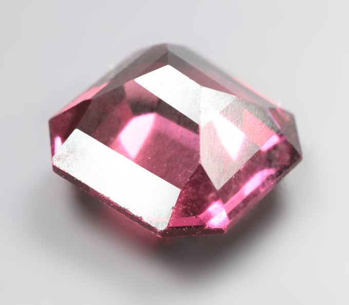 Умбалит гранат высокой чистоты 2,43 карата