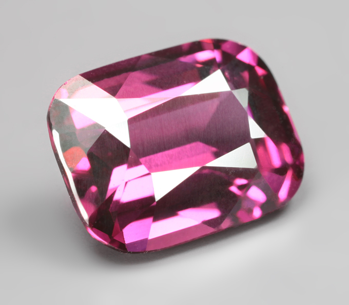 Чистейший крупный умбалит гранат 4,15 карата