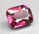 Крупный умбалит гранат высокой чистоты 4 карата