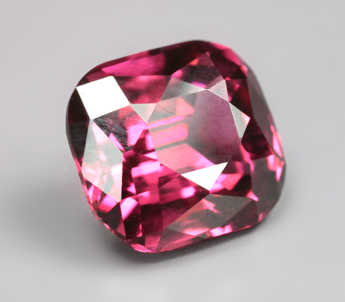 Чистейший умбалит гранат 3,62 карата