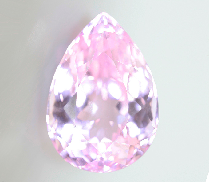 Кольцо с чистейшим кунцитом 18,48 карата