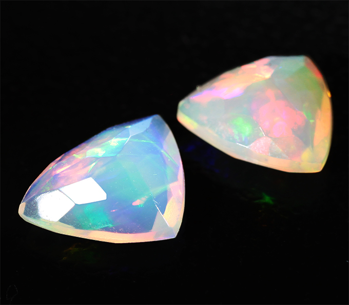 Пара ограненных эфиопских опалов 1,42 карата