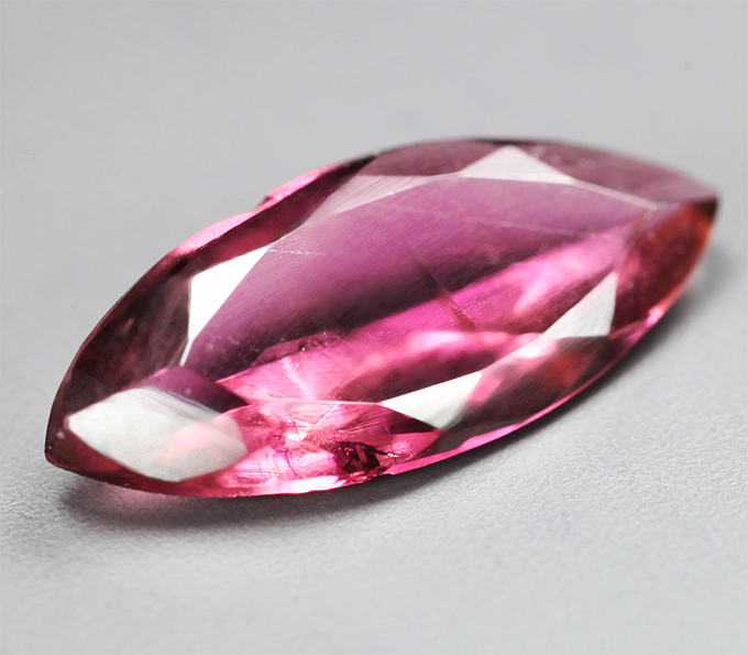 Розовато-пурпурный турмалин 1,1 карата