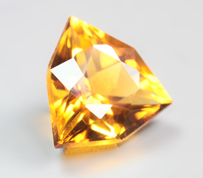 Чистейший цитрин авторской огранки 2,06 карата