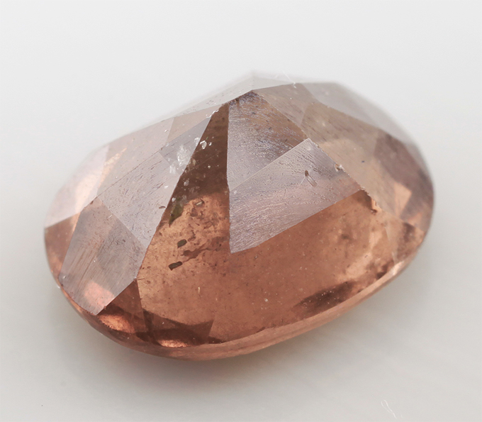 Гранат со сменой цвета 2,22 карата