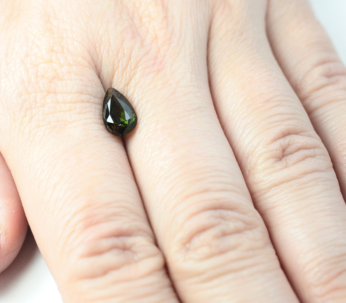 Полихромный турмалин высокой чистоты 1,64 карата