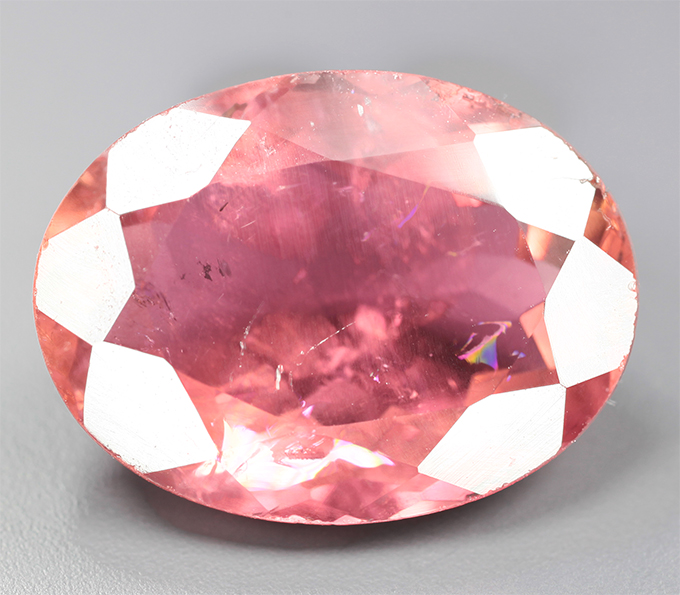 Красный турмалин 5,67 карата