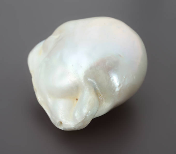 Кремово-белая морская жемчужина барокко 22,9 карата! Исключительный люстр