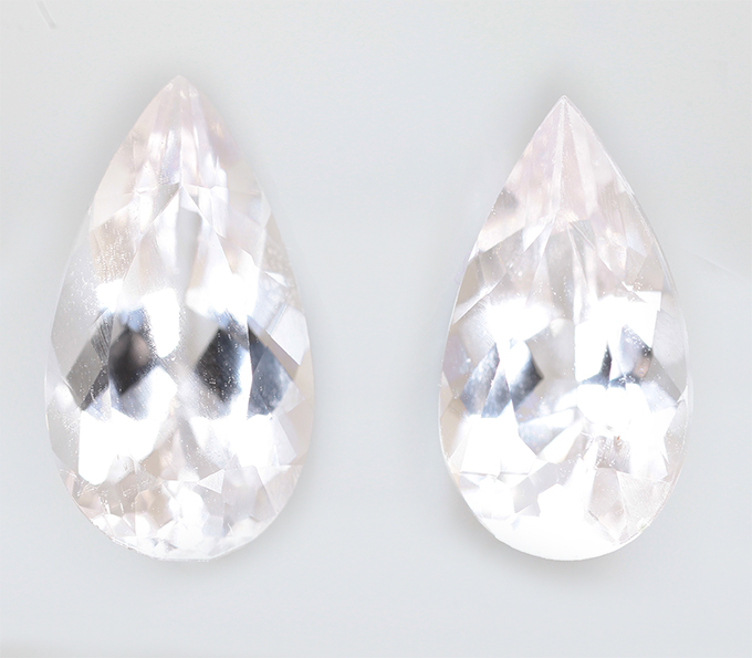 Редкая пара данбуритов 4,59 карата