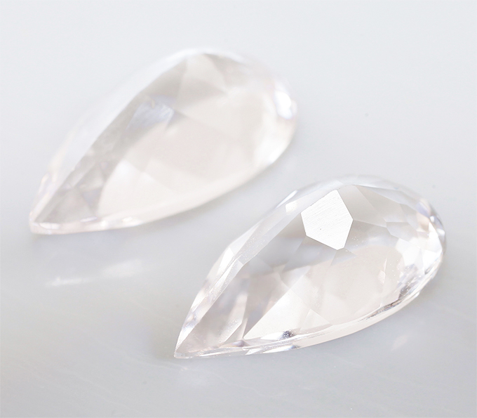 Редкая пара данбуритов 4,59 карата