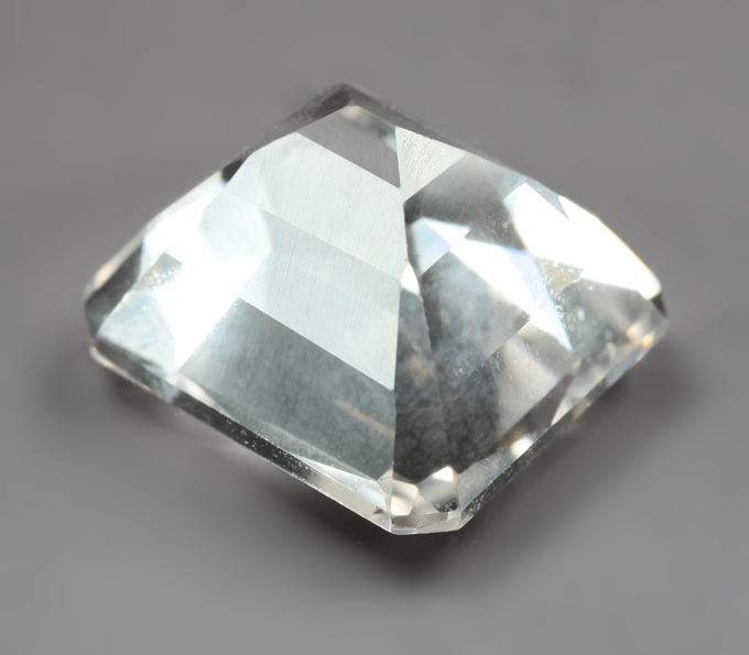 Чистейший морганит 6,66 карата