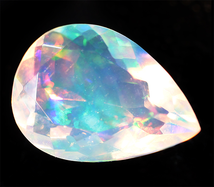 Ограненный эфиопский опал 1,54 карата