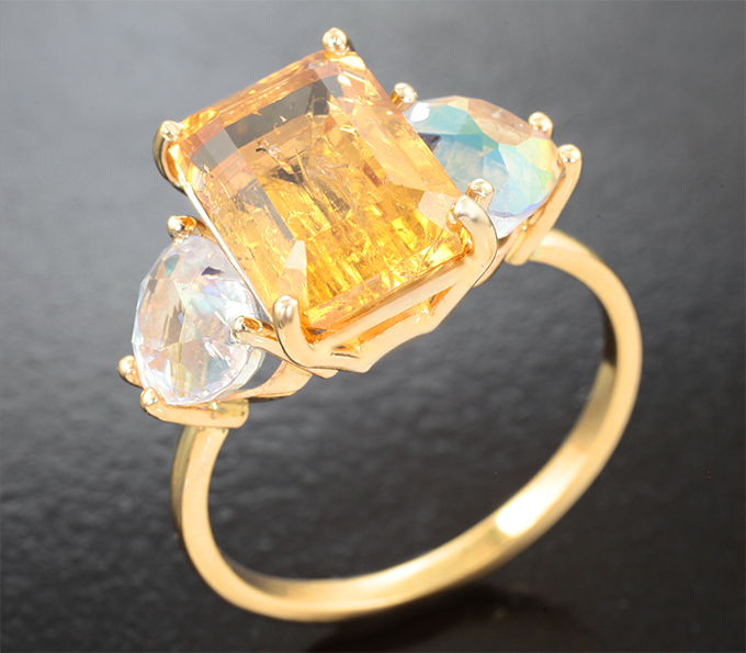 Золото Кольцо с ярко-желтым топазом 5,81 карата и ограненным лунным камнем