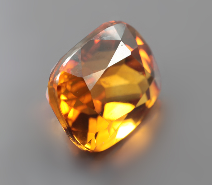Цитрин мадейра высокой чистоты 1,93 карата