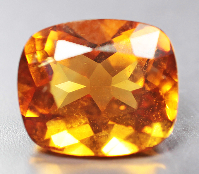 Цитрин мадейра высокой чистоты 2,61 карата