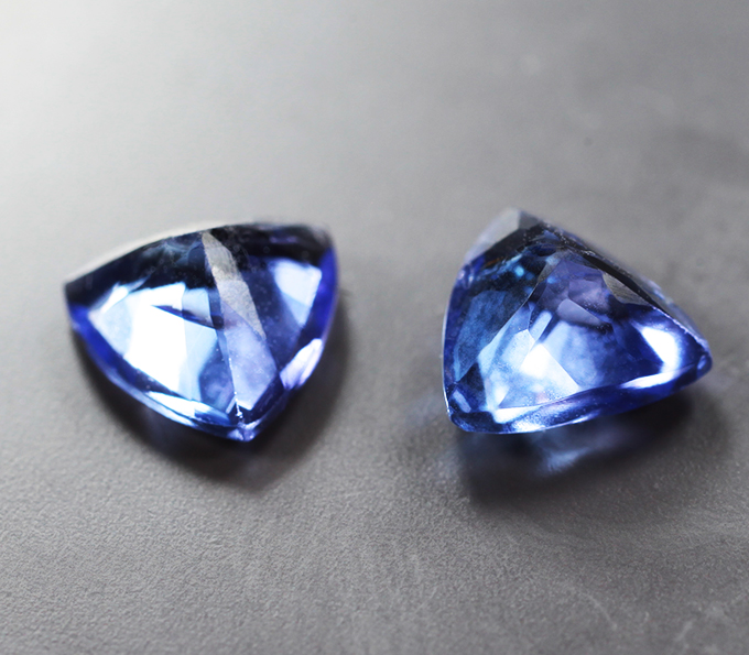 Пара танзанитов 2,01 карата