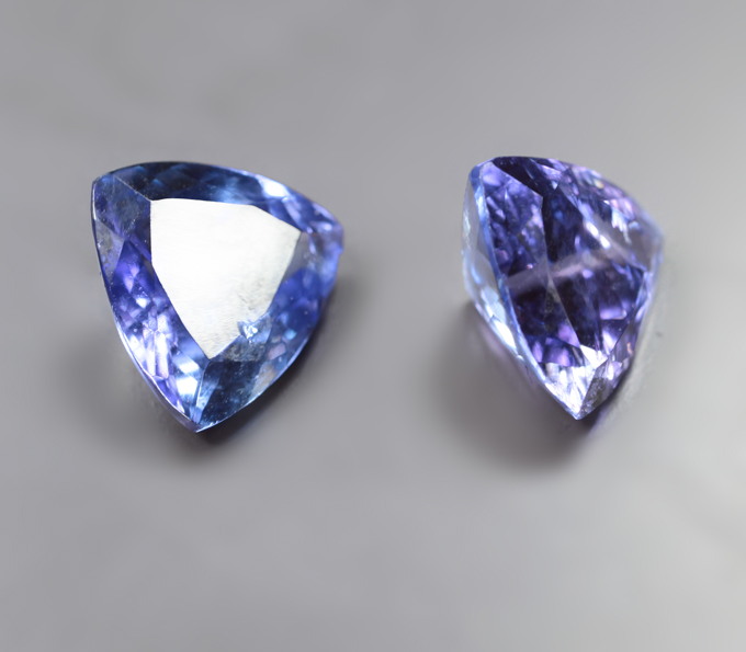 Пара танзанитов 2,3 карата