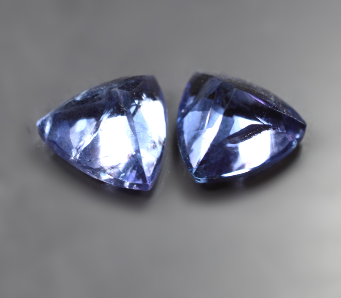 Пара танзанитов 2,96 карата