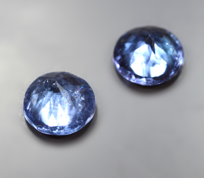Пара танзанитов 2,02 карата