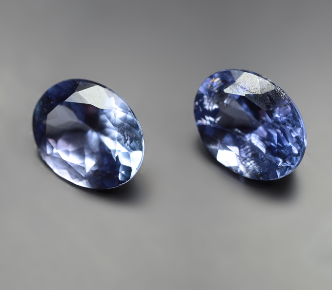 Пара танзанитов 3,89 карата