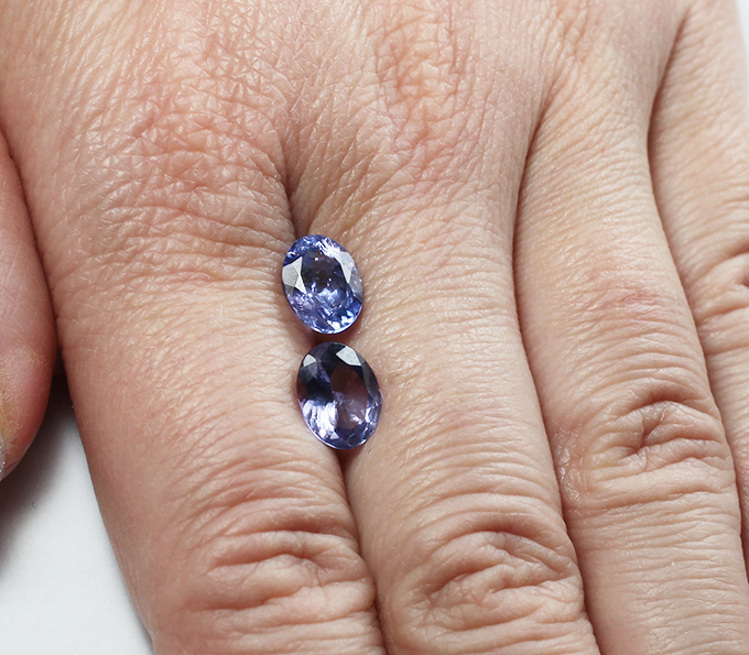 Пара танзанитов 3,89 карата