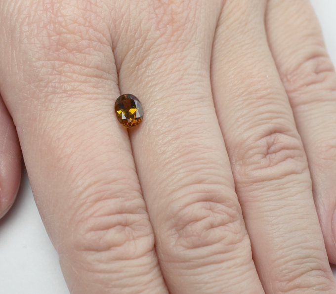 Желтовато-оранжевый турмалин 0,86 карата