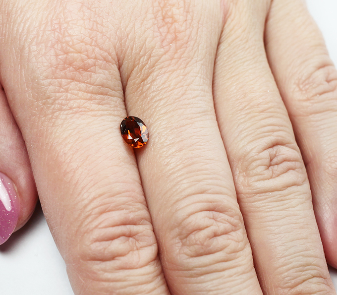 Желтовато-оранжевый турмалин 0,83 карата